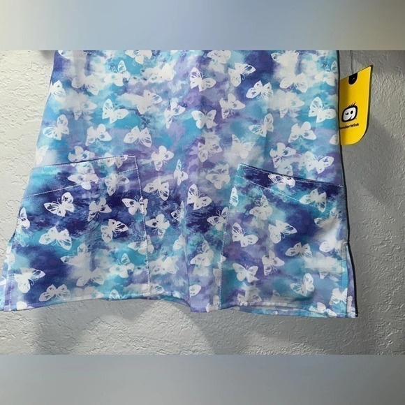 WonderWink Butterfly Scrub Top (NWT) - Picture 6 of 9